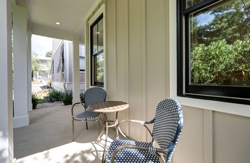 Santa Rosa Beach House | Cute little Cottage! Perfect Getaway! 2 Pools! SLEEPS 4 w/BEACH CHAIRS!