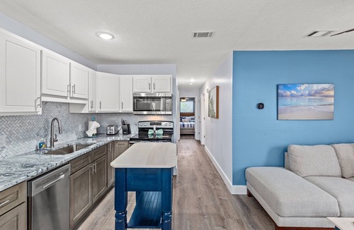 Bahama Beach House | Cute Newly Remodeled! 500 feet to Beach!