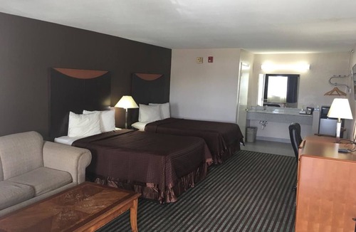 New Roads Hotel | Cypress Inn
