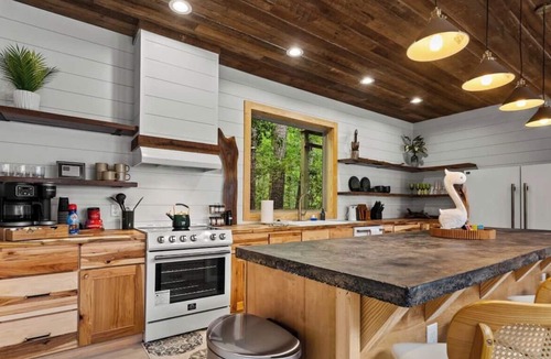 Homer House | Cypress Point Treehouse - Lake Life Elevated