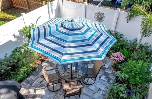 Davis Islands House | Davis Islands townhome with 2 private courtyards