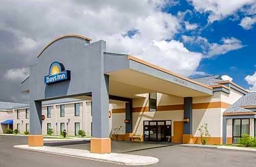 Hattiesburg Hotel | Days Inn by Wyndham Hattiesburg MS