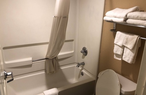 Columbus Hotel | Days Inn by Wyndham Columbus