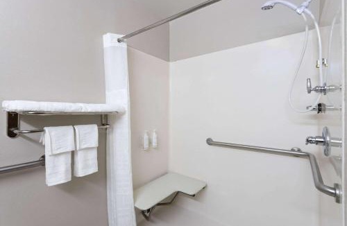 Greater Belhaven Hotel | Days Inn by Wyndham Jackson Downtown