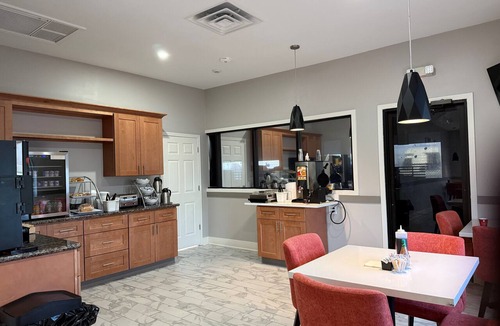 Kenner - Louis Armstrong International Airport Hotel | Days Inn by Wyndham Kenner/New Orleans Airport South