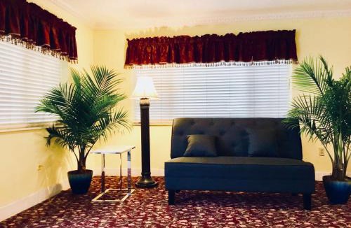 Lake Village Hotel | Days Inn by Wyndham Lake Village