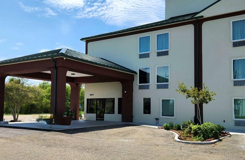 LaPlace Hotel | Days Inn by Wyndham LaPlace- New Orleans