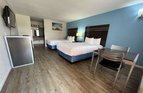 Orange Hotel | Days Inn by Wyndham Orange