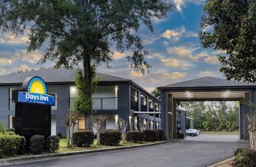 Northwest Pensacola Hotel | Days Inn by Wyndham Pensacola I-10