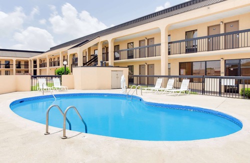 Greenville Hotel | Days Inn by Wyndham Greenville MS
