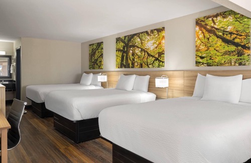 Byram Hotel | Days Inn & Suites by Wyndham Byram