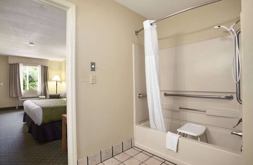 Stuttgart Hotel | Days Inn & Suites by Wyndham Stuttgart