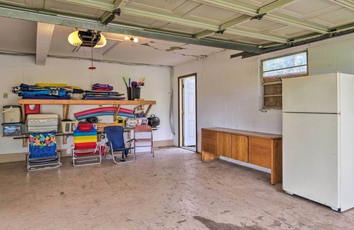 Port Orange Cottage | Daytona Area Home ~ 3 Mi to Beach: Swim & Explore!