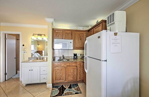 Lenox Park Apartment | Daytona Beach Studio w/Oceanfront Balcony & Pool!
