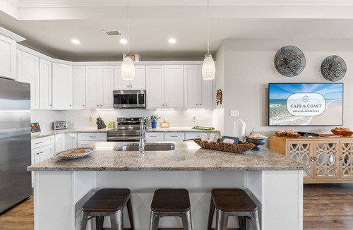 East End House | De La Sol: 4th of July week now available as a Friday or Saturday check in!