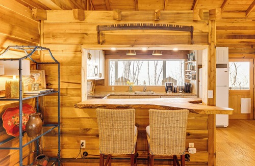 Fort Payne Cabin | Deck, Sauna & Mtn View! Fort Payne Cabin