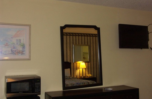 Madison Hotel | Deerwood Inn and Madison Campground