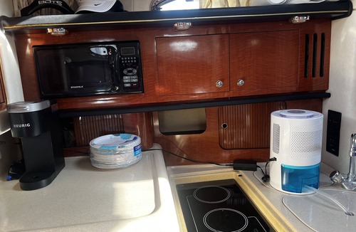 Niceville Boat Rental | Delightful 1 Bedroom Yacht with Spectacular Sunsets