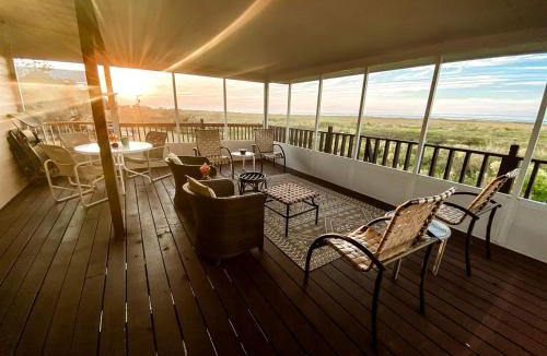Cypremort Point House | Delightful Top Cabin with Amazing Views from the Deck in Louisiana