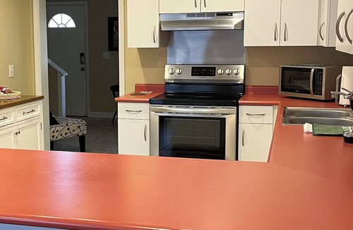 Starkville House | Delta Dawg House practically on campus