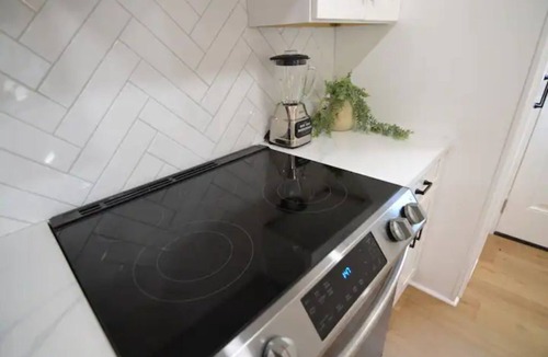 Baytown Cottage | DELUX WATER DISTRICT DUPLEX minutes away from NASA,Kemah boardwalk,fishing areas