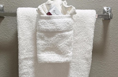 Bossier City Hotel | Deluxe inn