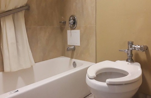 Governor's Walk Apartment | Deluxe King Bed Non smoking