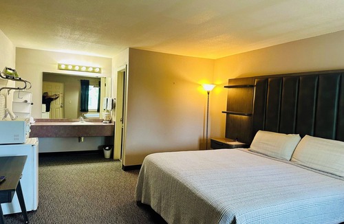 De Queen Hotel | DeQueen Golf and Country Club