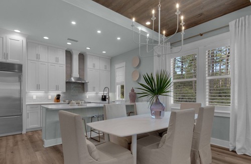 Treetop House | Designer Finishes, Arcade Room, Sleeps 14 + Free Attraction Tickets!