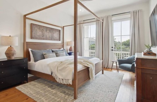 Faubourg Lafayette Condo | Designer Home | Heated Pool & Rooftop