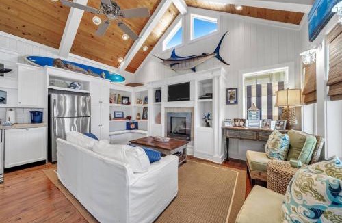 Destin House | Destin Harbor Cottage Boat Slip Pickleball Fun