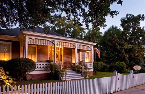 Natchez Bed & Breakfast | Devereaux Shields House