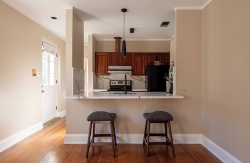 French Quarter Condo | Digital Nomad Paradise -French Quarter w courtyard walk everywhere sleep quietly
