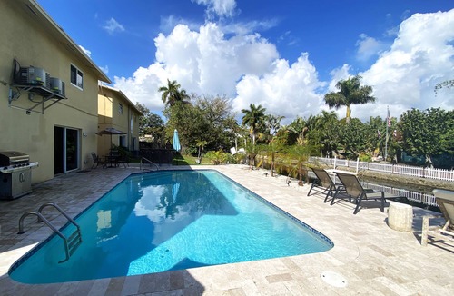 Croissant Park House | Dip, Dine & Unwind by the Water - Tarpon Harbor 2