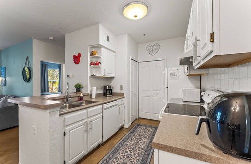 West Kissimmee Condo | Disney and Retail therapy getaway