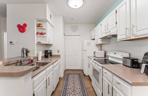 West Kissimmee Condo | Disney and Retail therapy getaway