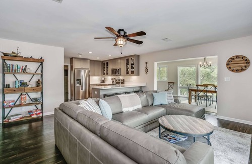 Ono Island House | Dock Your Boat at this Serene Tarklin Bay Waterfront Home & Cruise on the Bayou | Remodeled