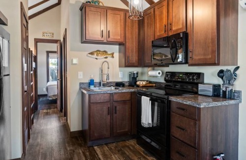 Gadsden Cottage | Dockside at River Rocks Landing