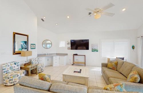 East End House | Dog-friendly beachfront home with private hot tub fireplace on-site pool AC
