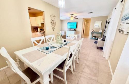 Port Charlotte House | Dog friendly Getaway Game room Close to Beaches