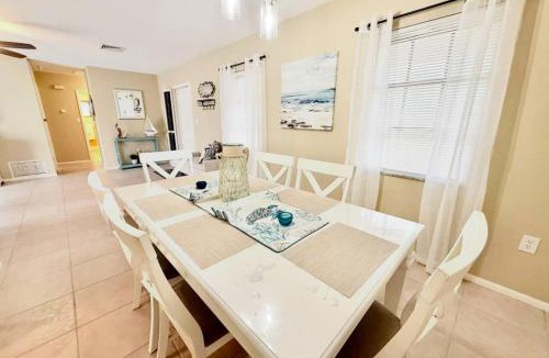 Port Charlotte House | Dog friendly Getaway Game room Close to Beaches