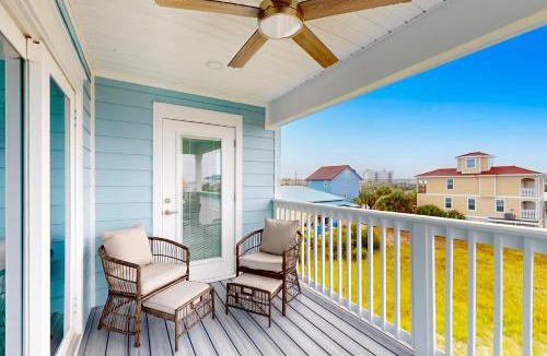 Navarre Beach House | Dog-friendly house near the beach balconies washer&dryer & cable