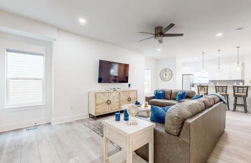 Navarre Beach House | Dog-friendly house near the beach balconies washer&dryer & cable