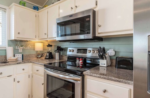 Dauphin Island House | Dog-friendly seaside home with WiFi, deck, amazing views, minutes from beach