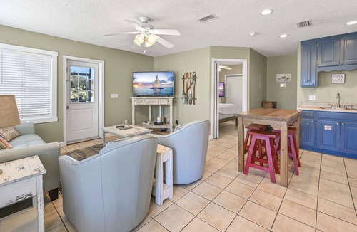 Laguna Beach House | Dog Friendly, Private Pool, Close to the Beach + Free Attraction Tickets!