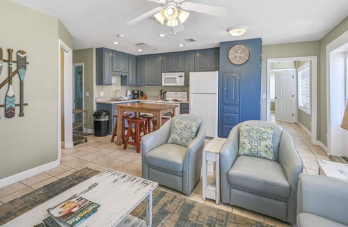 Laguna Beach House | Dog Friendly, Private Pool, Close to the Beach + Free Attraction Tickets!