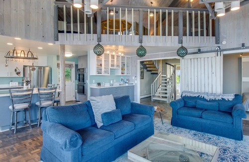 Eastsound House | Dog-friendly waterfront home with private hot tub & island views