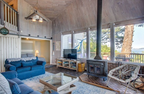 Eastsound House | Dog-friendly waterfront home with private hot tub & island views
