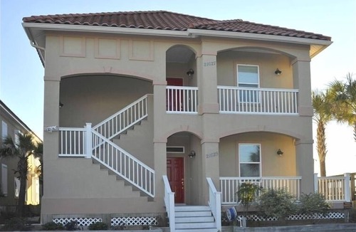 Fort Bay House | Double Paradise Right on the Most Beautiful Beaches!