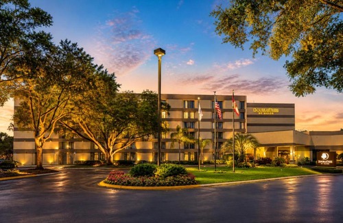 Orlando Hotel | DoubleTree by Hilton Orlando East - UCF Area